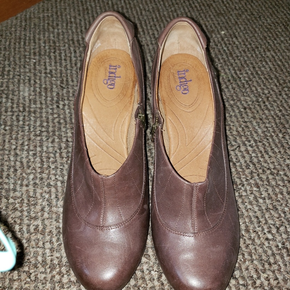 Indigo by Clarks Booties size 10